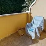 Daire Luz De Luna Moderno En Con Terraza Y Piscina By Family Homes *